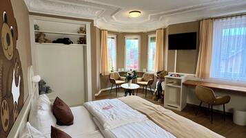 Comfort-Doppelzimmer | Allergikerbettwaren, individuell dekoriert, individuell eingerichtet