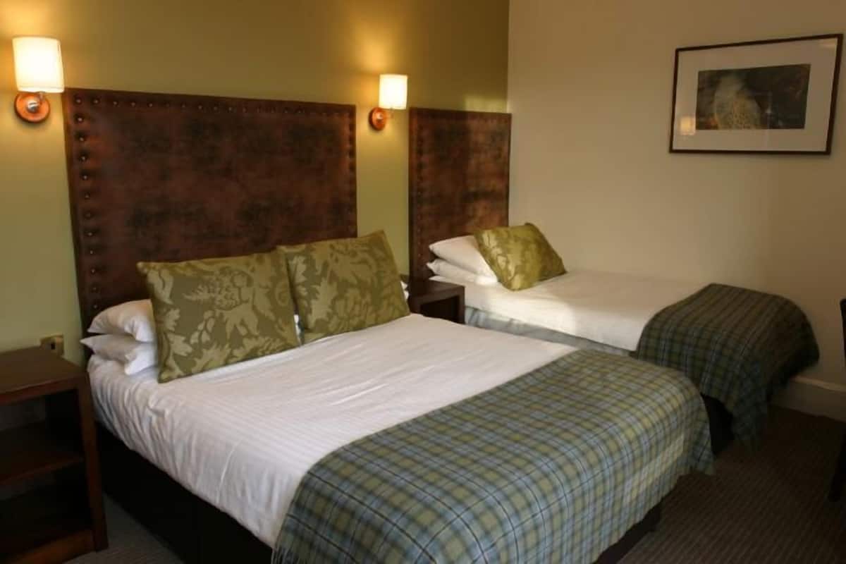 Desk, blackout drapes, iron/ironing board, free WiFi