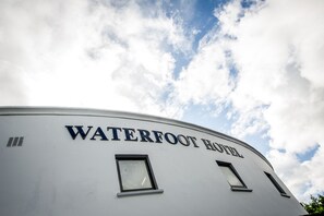 Exterior - Waterfoot Hotel (Londonderry)