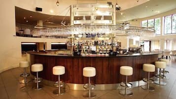 Breakfast, lunch, dinner served; Irish cuisine