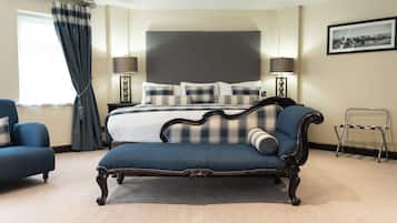 King Suite | Premium bedding, in-room safe, desk, iron/ironing board