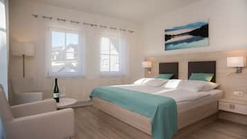 Comfort Triple Room, 1 Bedroom, Non Smoking | In-room safe, individually furnished, blackout drapes, soundproofing