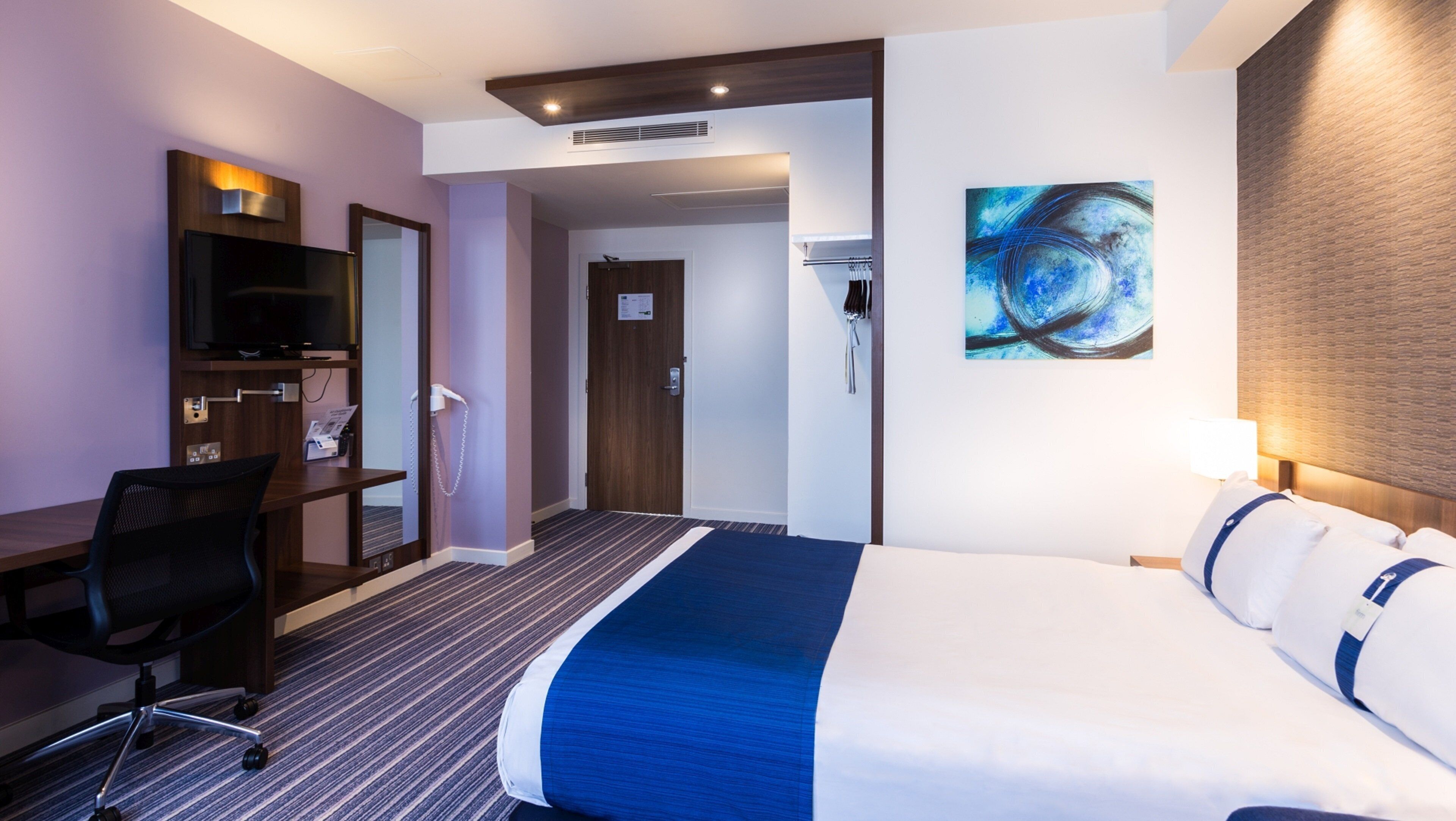 Standard Room, 1 Double Bed with Sofa bed | Desk, travel crib, free WiFi, bed sheets