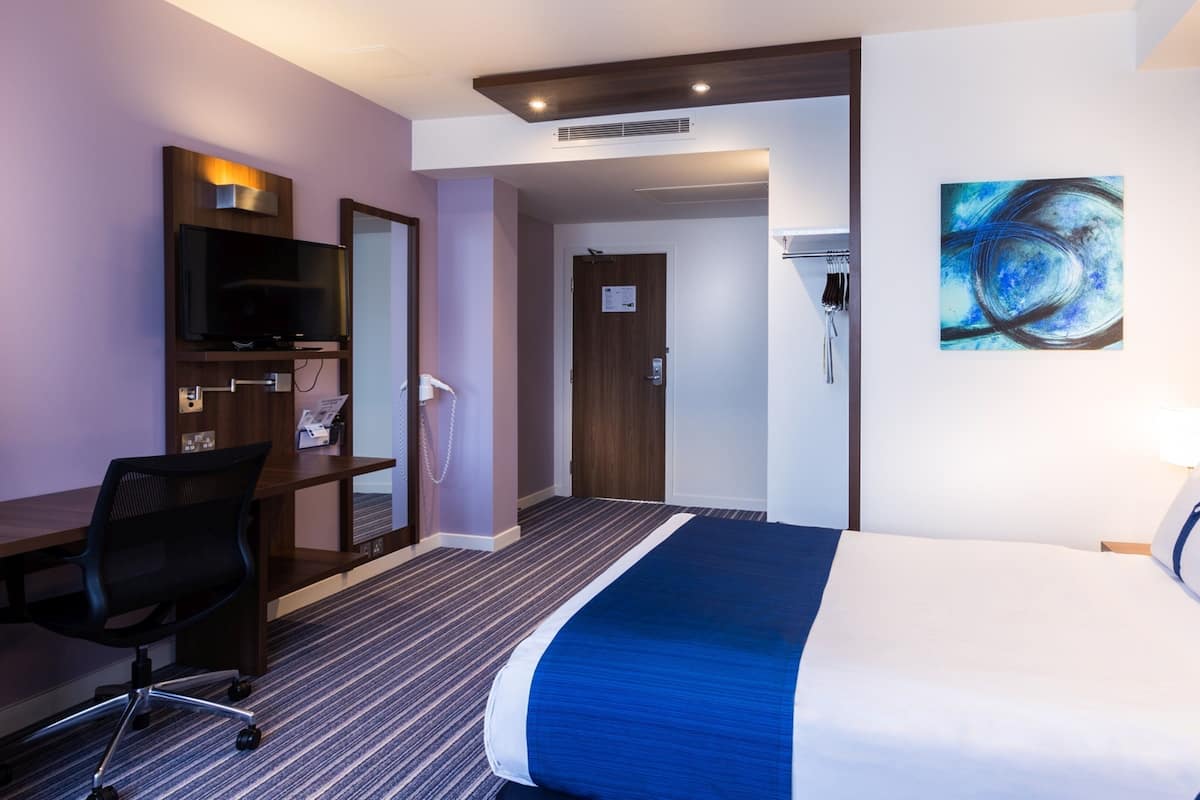 Standard Room, 1 Double Bed with Sofa bed | Desk, travel crib, free WiFi, bed sheets