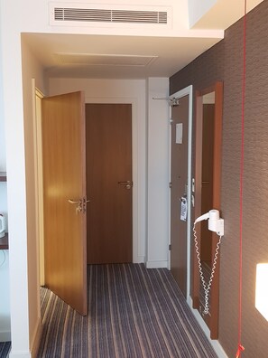 Standard Room, 1 Double Bed, Accessible | Room amenity - Holiday Inn Express Wakefield by IHG (Wakefield)