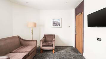 Junior Suite, 1 Double Bed with Sofa bed | Hypo-allergenic bedding, pillow-top beds, desk, laptop workspace
