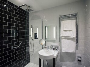 Standard Room, 1 King Bed - Mercure Doncaster Centre Danum Hotel (Doncaster)