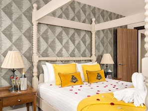 Literie hypoallergénique, surmatelas, bureau