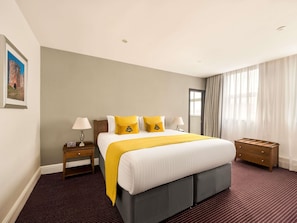 Privilege, Room, 1 Double Bed | Hypo-allergenic bedding, pillowtop beds, desk, laptop workspace