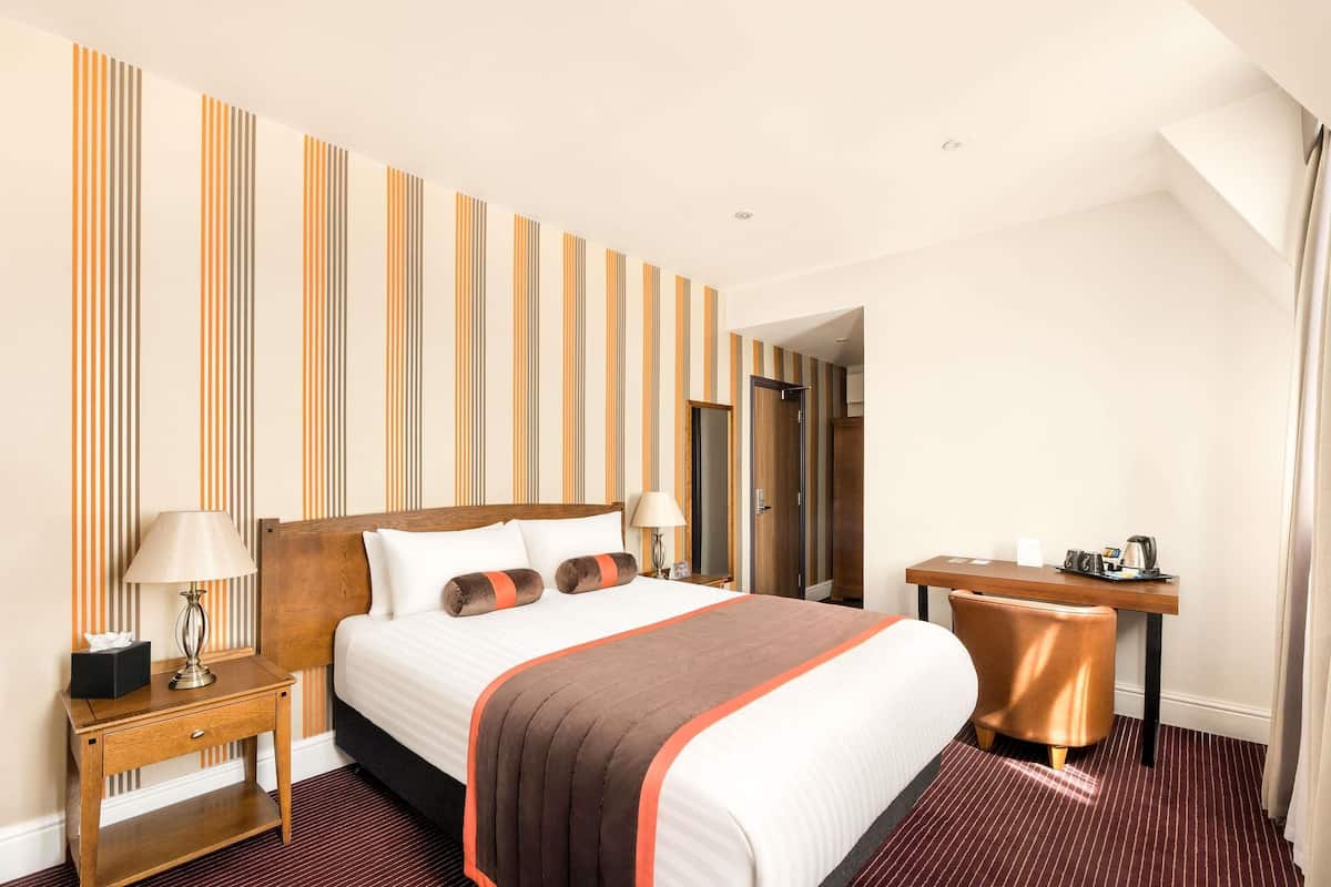 Standard Room, 1 King Bed