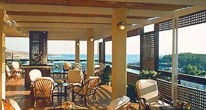 Plaza Vouliagmeni Strand Hotel