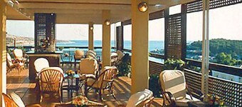 Plaza Vouliagmeni Strand Hotel