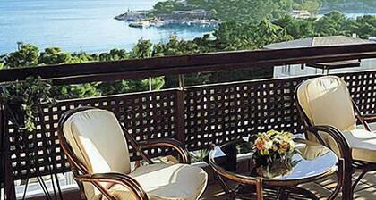 Plaza Vouliagmeni Strand Hotel