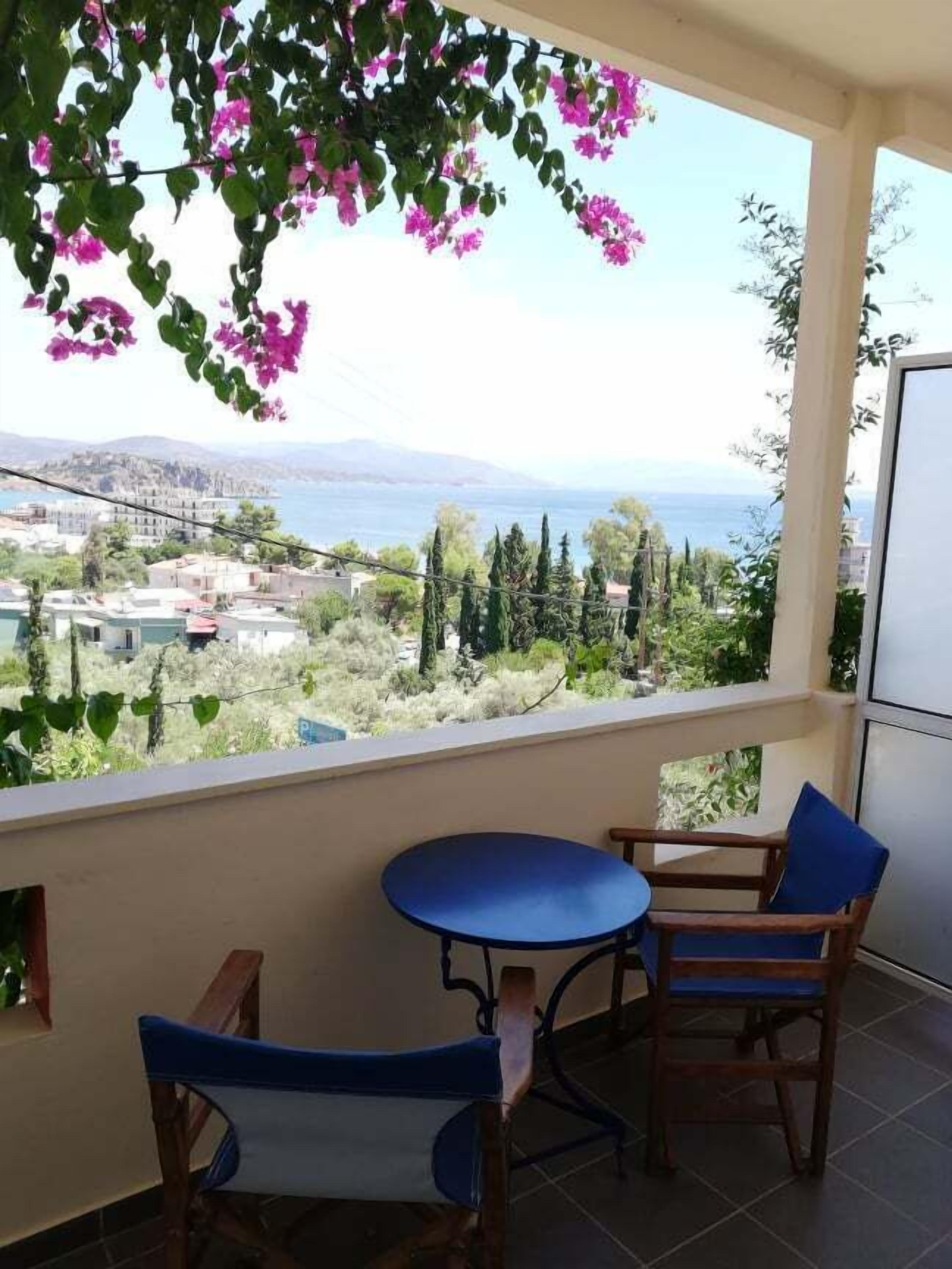 Studio (2 People) | Pemandangan pantai/laut