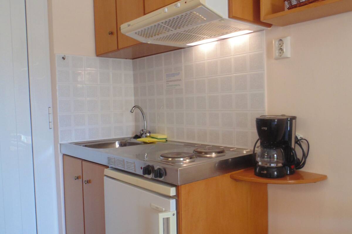 economy double or twin room, balcony, garden view | in-room safe, desk, blackout curtains, soundproofing