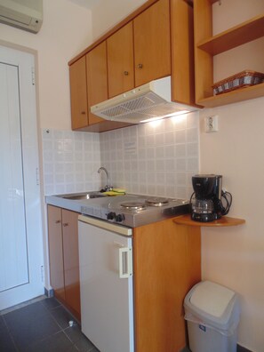 Caja de seguridad en la habitación y escritorio 