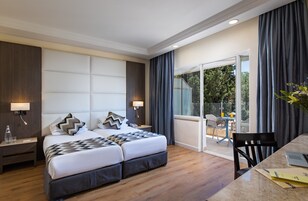 Caja de seguridad en la habitación y sistema de insonorización 