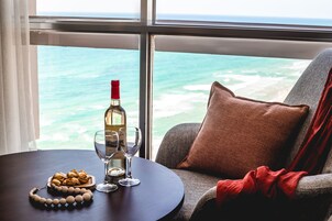Premier Suite, Balcony, Sea View | Living area | 32-inch Smart TV with digital channels, TV, table tennis