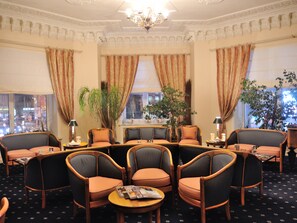 Lobby lounge - Grand Hotel Ukraine (Dnipro)