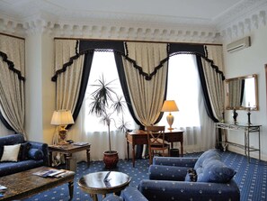 Minibar, in-room safe, desk, soundproofing - Grand Hotel Ukraine (Dnipro)