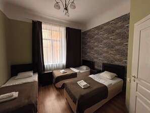 Decoración personalizada, muebles diferentes y escritorio 