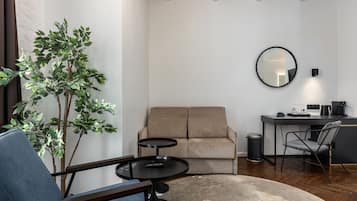 Minibar, in-room safe, desk, laptop workspace