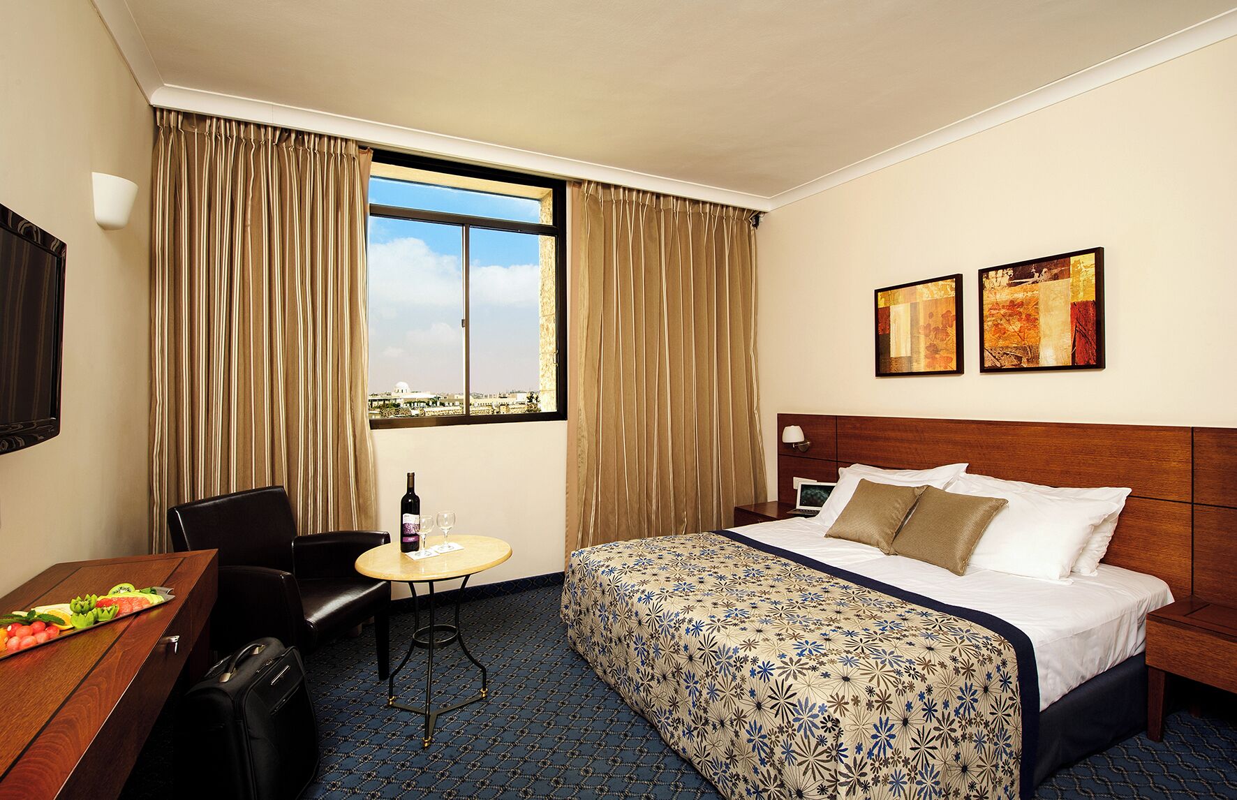 Minibar, in-room safe, cribs (free), WiFi (free)