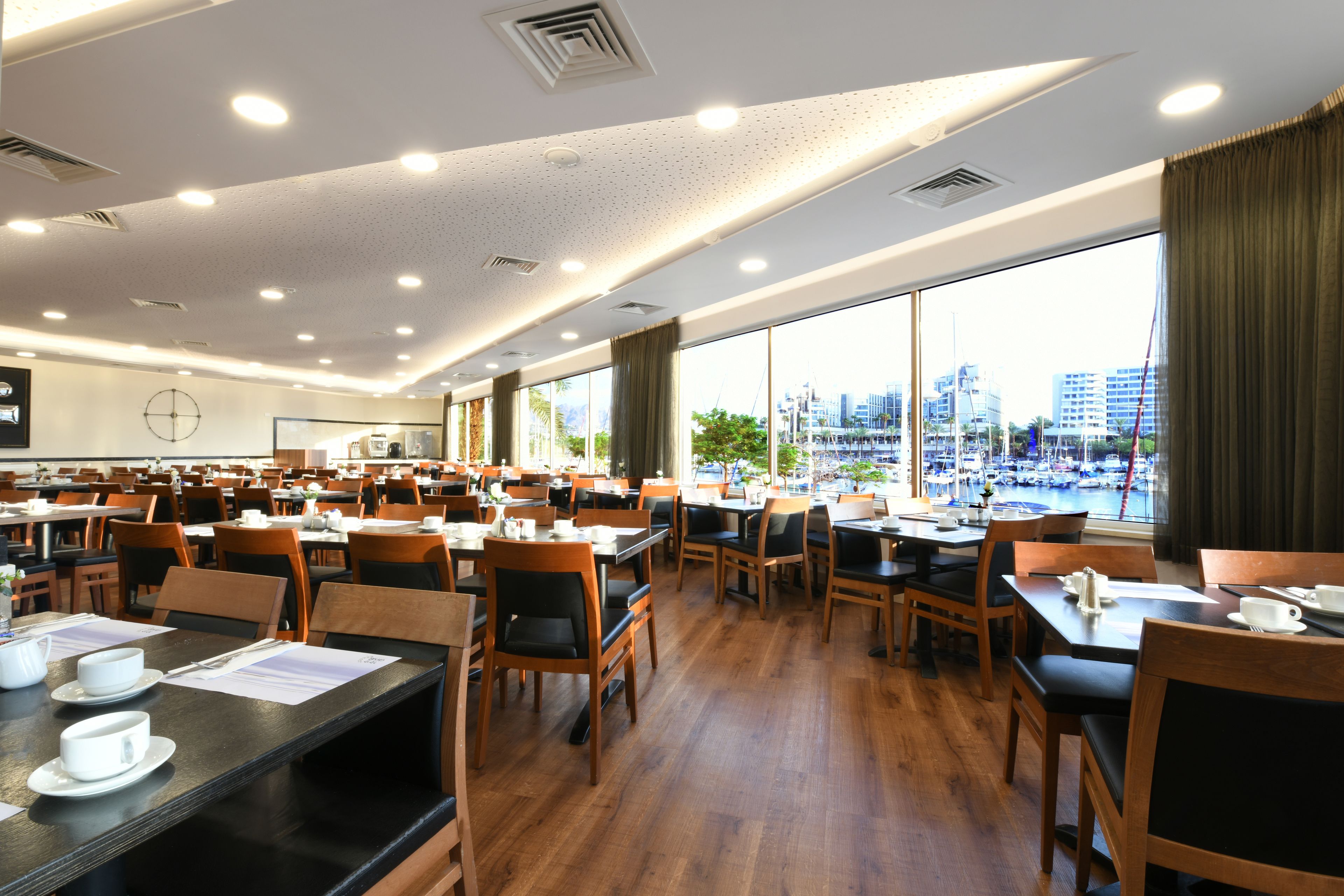 Daily buffet breakfast (ILS 75 per person)