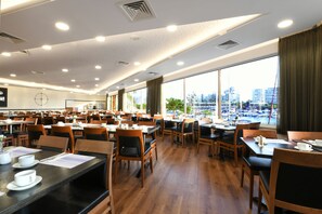 Daily buffet breakfast (ILS 75 per person) - Caesar Premier Eilat (Eilat)