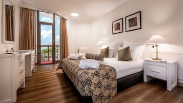 Premier Room, Lake View