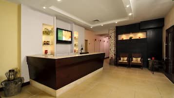Sauna, steam room, hot springs, body treatments, mud baths, aromatherapy