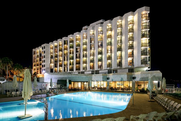 Front of property – evening/night