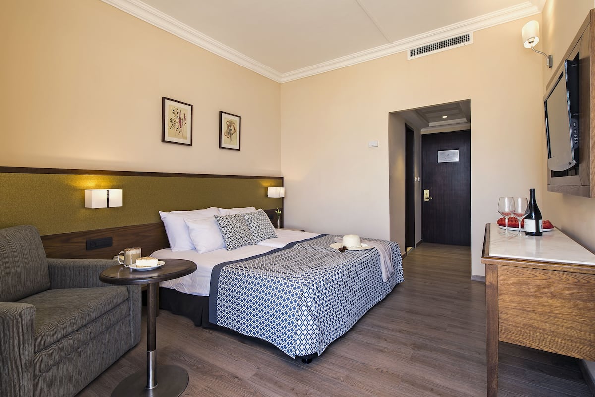 Double or Twin Room, City View | 1 bedroom, minibar, in-room safe, desk