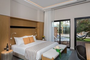 Studio, hageutsikt | Safe på rommet, individuelt dekorert, individuelt innredet og skrivebord