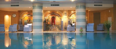 Couples treatment room(s), sauna, Turkish bath/hammam, body treatments