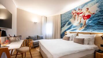 Deluxe Room | Down duvets, in-room safe, individually decorated