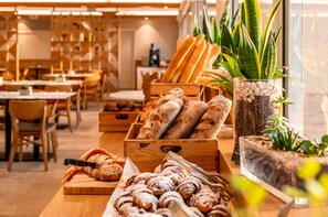 Daily continental breakfast for a fee - Prima Music Eilat (Eilat)