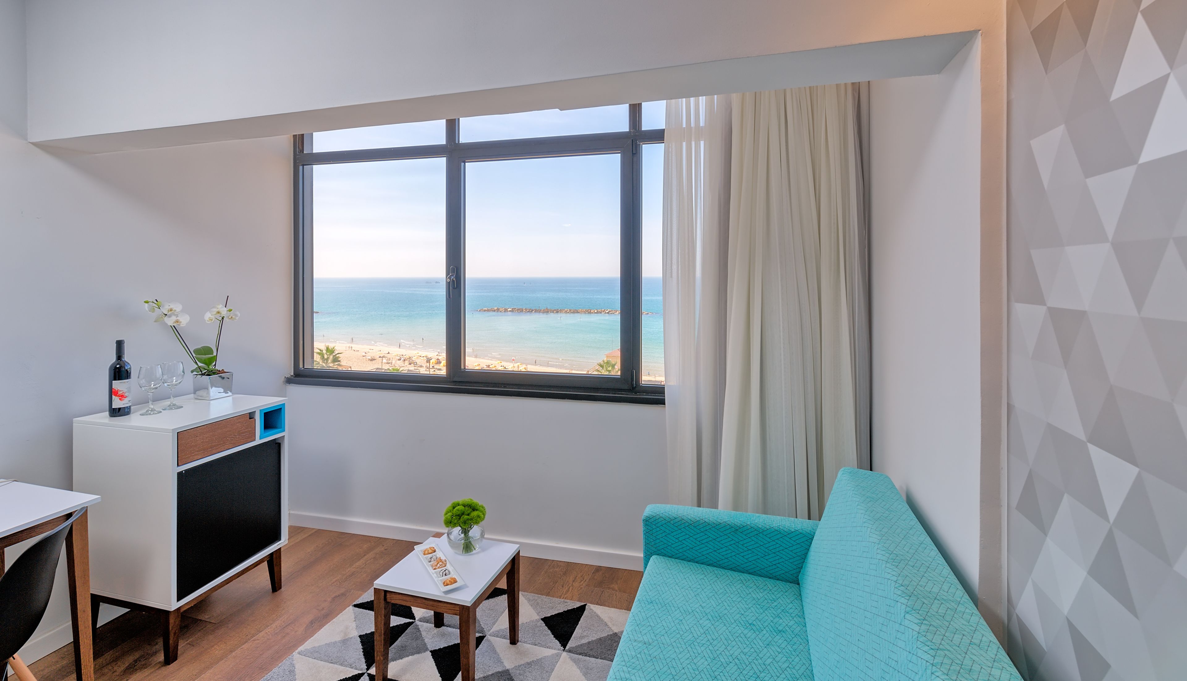 Caja de seguridad en la habitación, escritorio y wifi gratis 