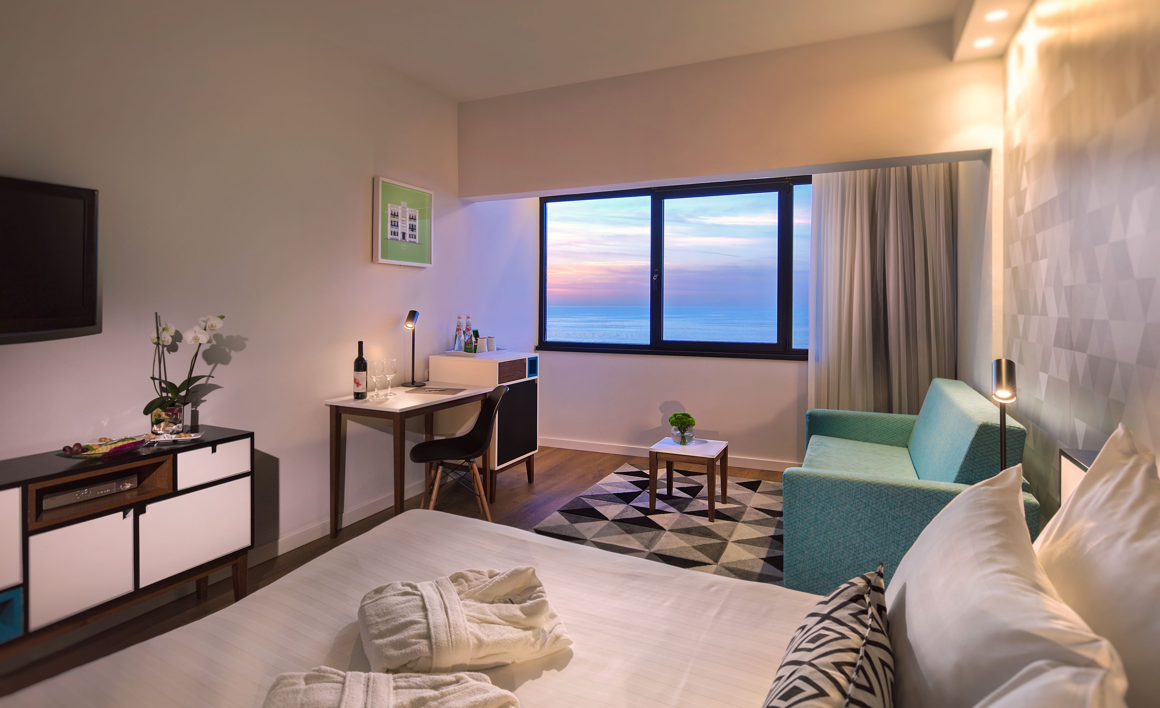 1 bedroom, in-room safe, desk, free wifi