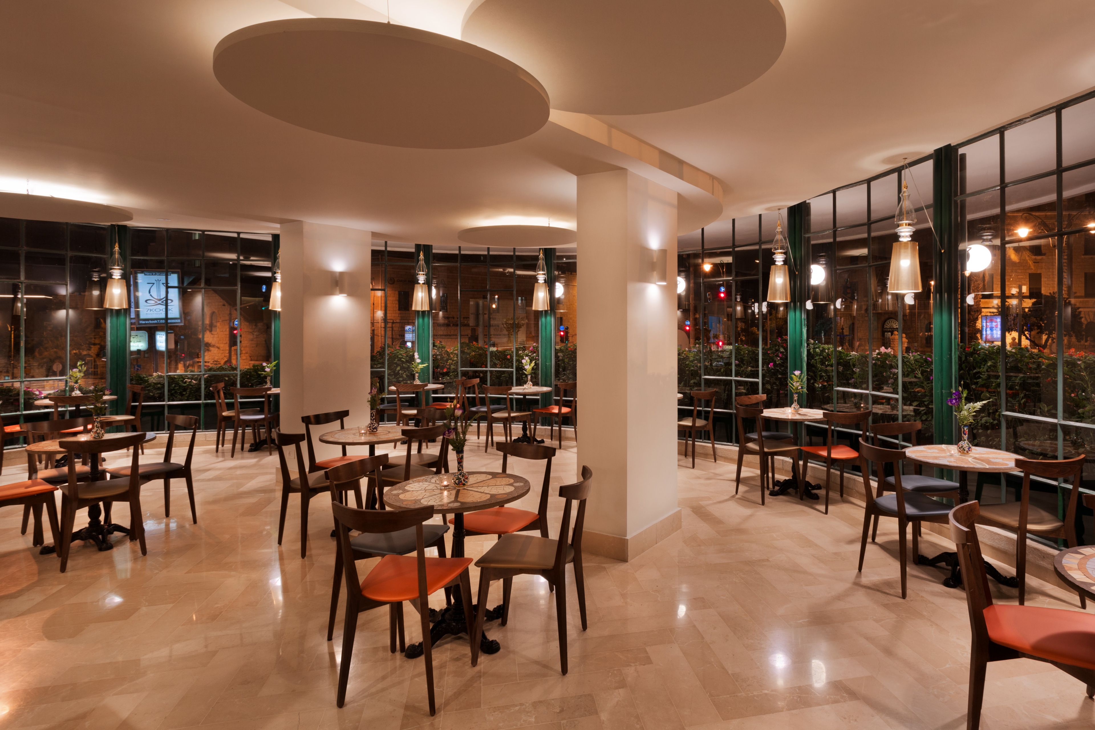 Breakfast and dinner served