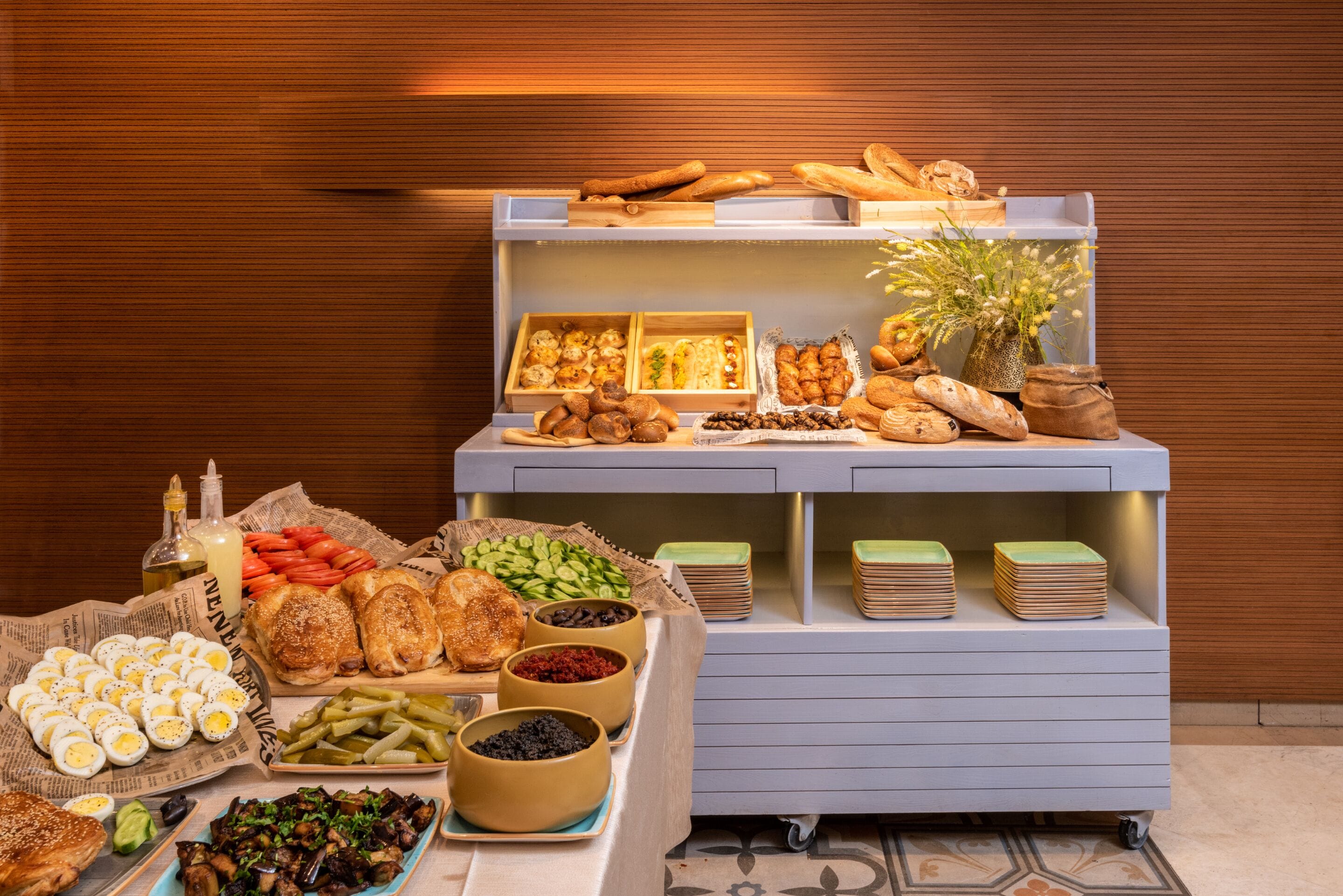 breakfast and dinner served