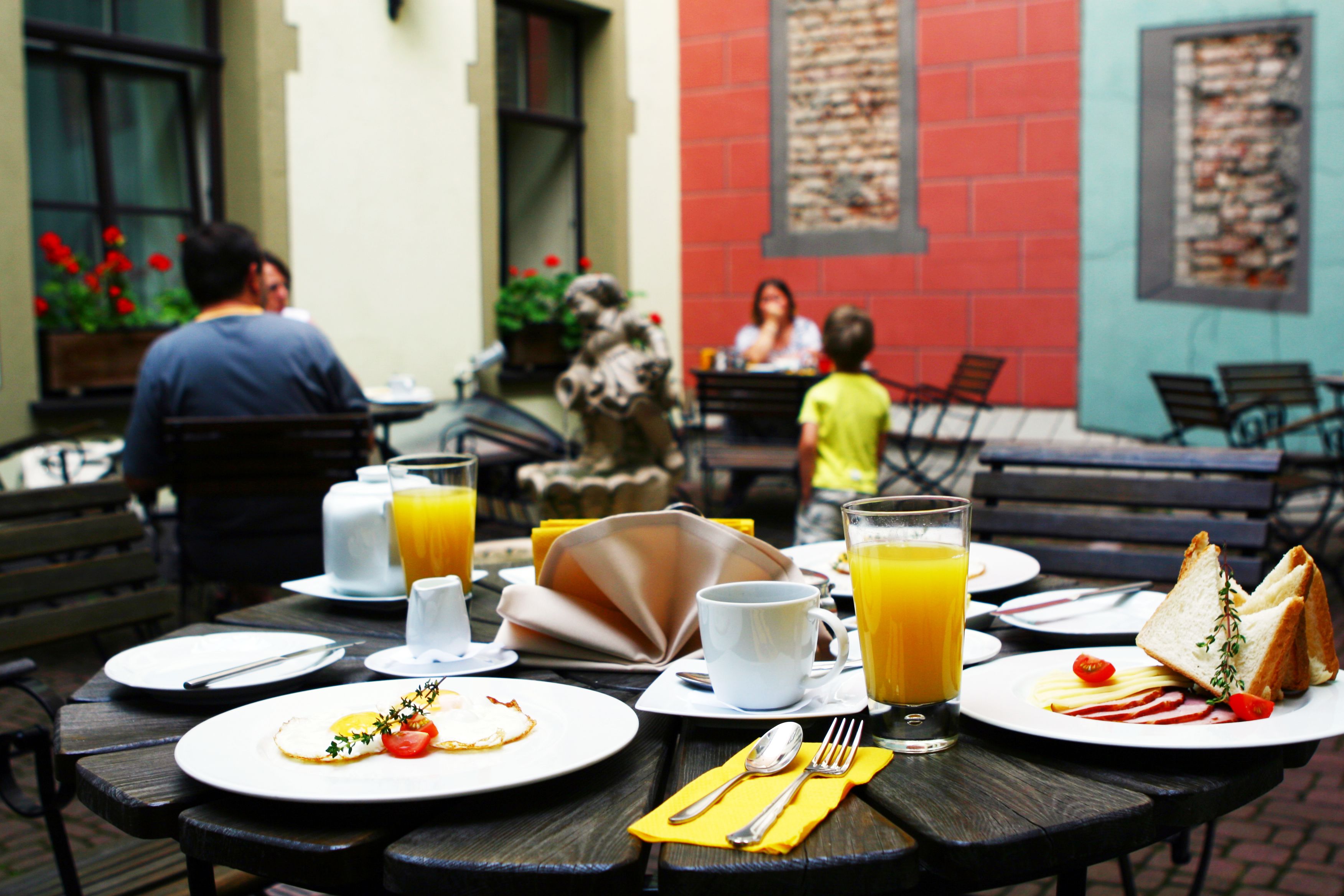 daily continental breakfast (eur 12 per person)