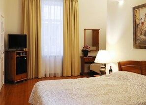 Superior Double or Twin Room | Down comforters, in-room safe, desk, blackout drapes