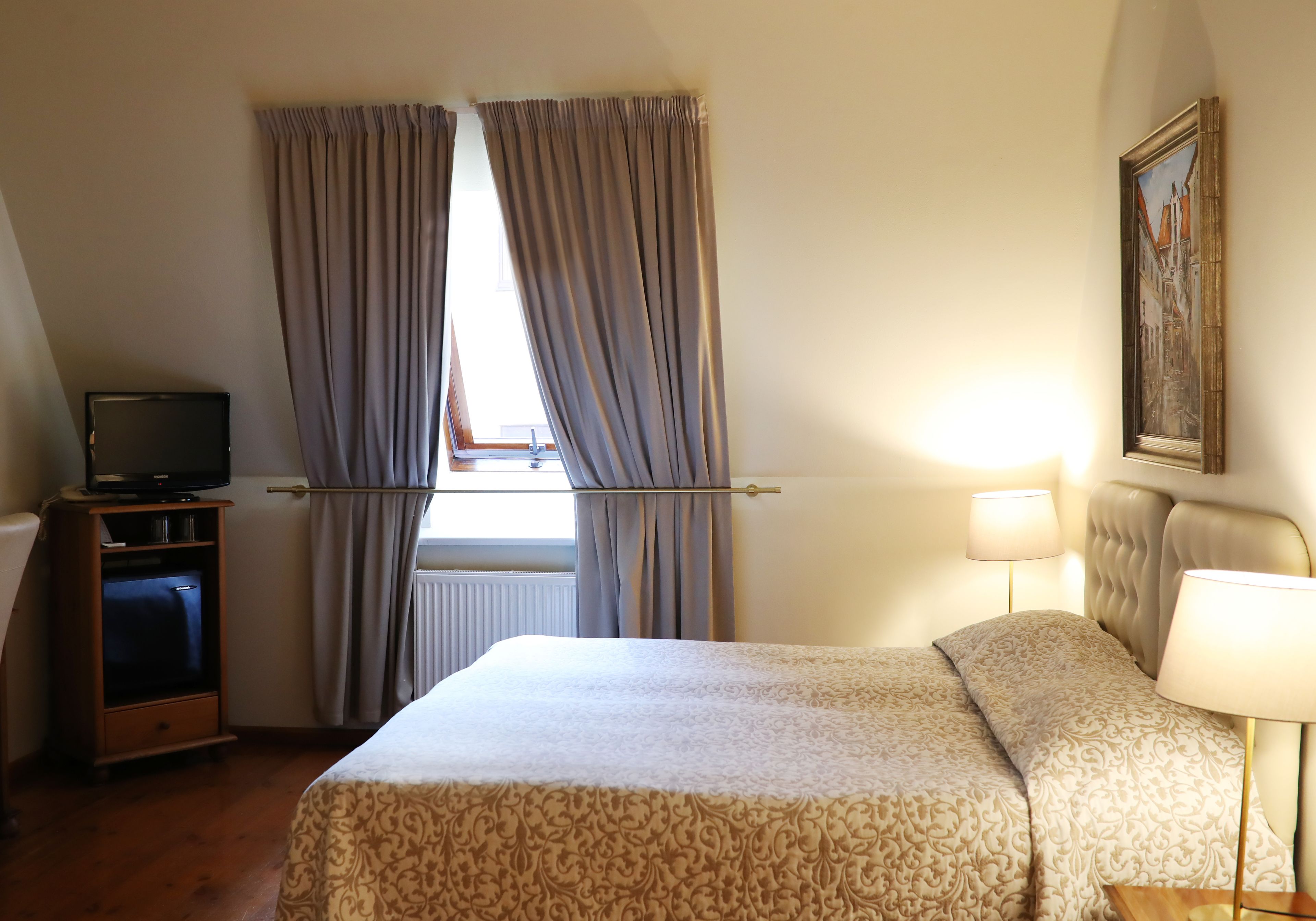 superior double or twin room | down duvets, in-room safe, desk, blackout curtains