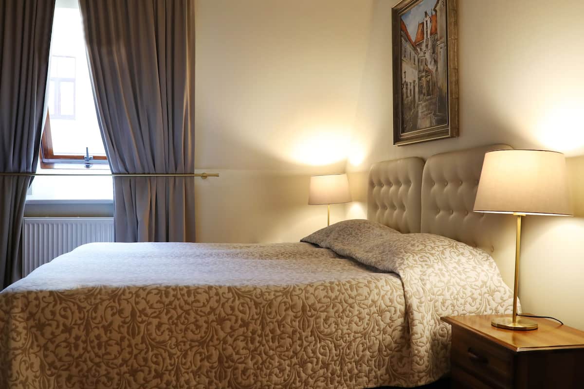 Classic Double Room | Down comforters, in-room safe, desk, blackout drapes