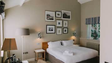 Luxury Studio | Premium bedding, down comforters, in-room safe, desk