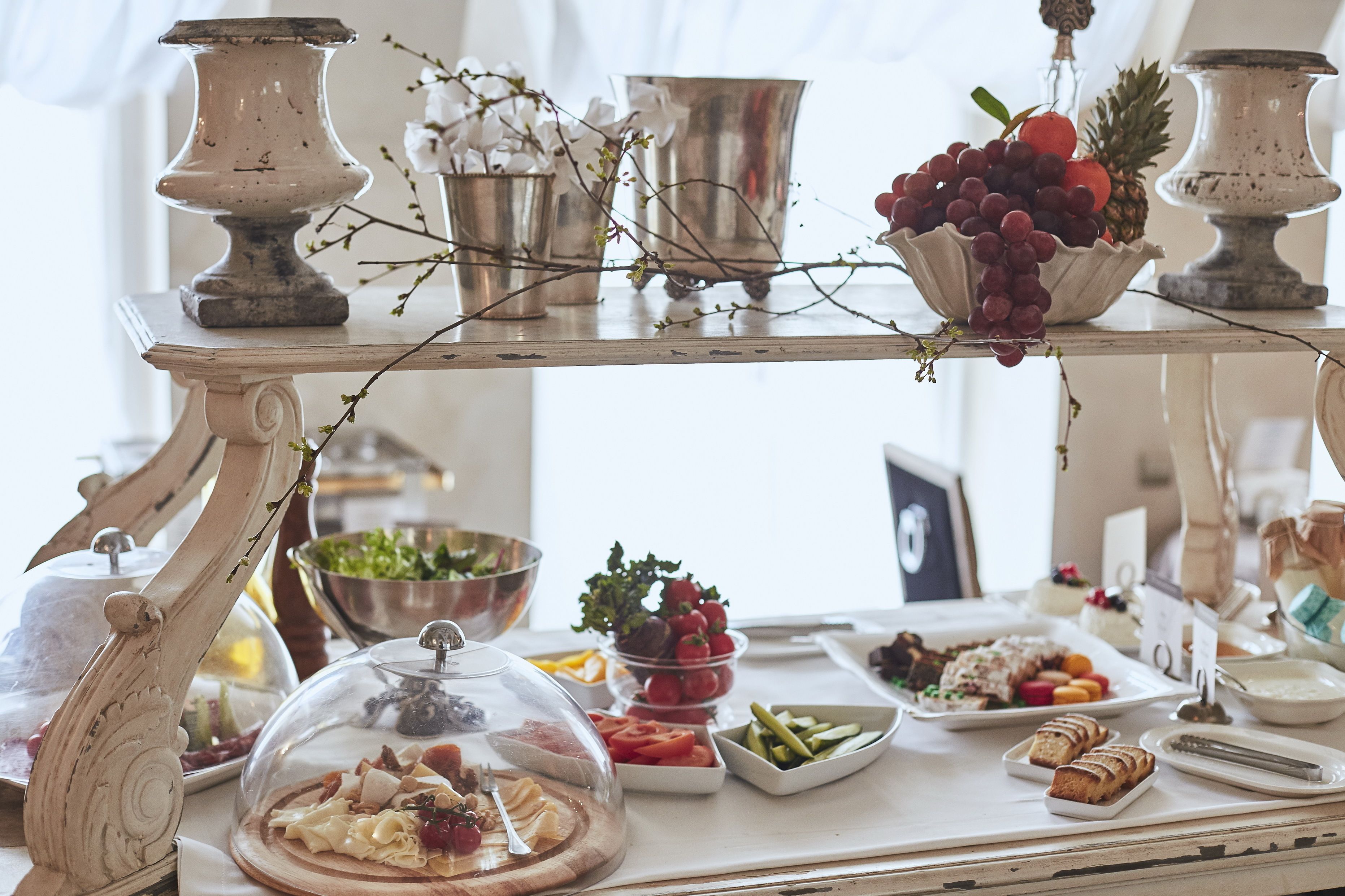 Café da manhã com buffet todos os dias (UAH 500 por pessoa) 