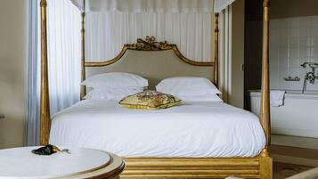 Executive suite Palazzo | Premium bedding, minibar, in-room safe, desk