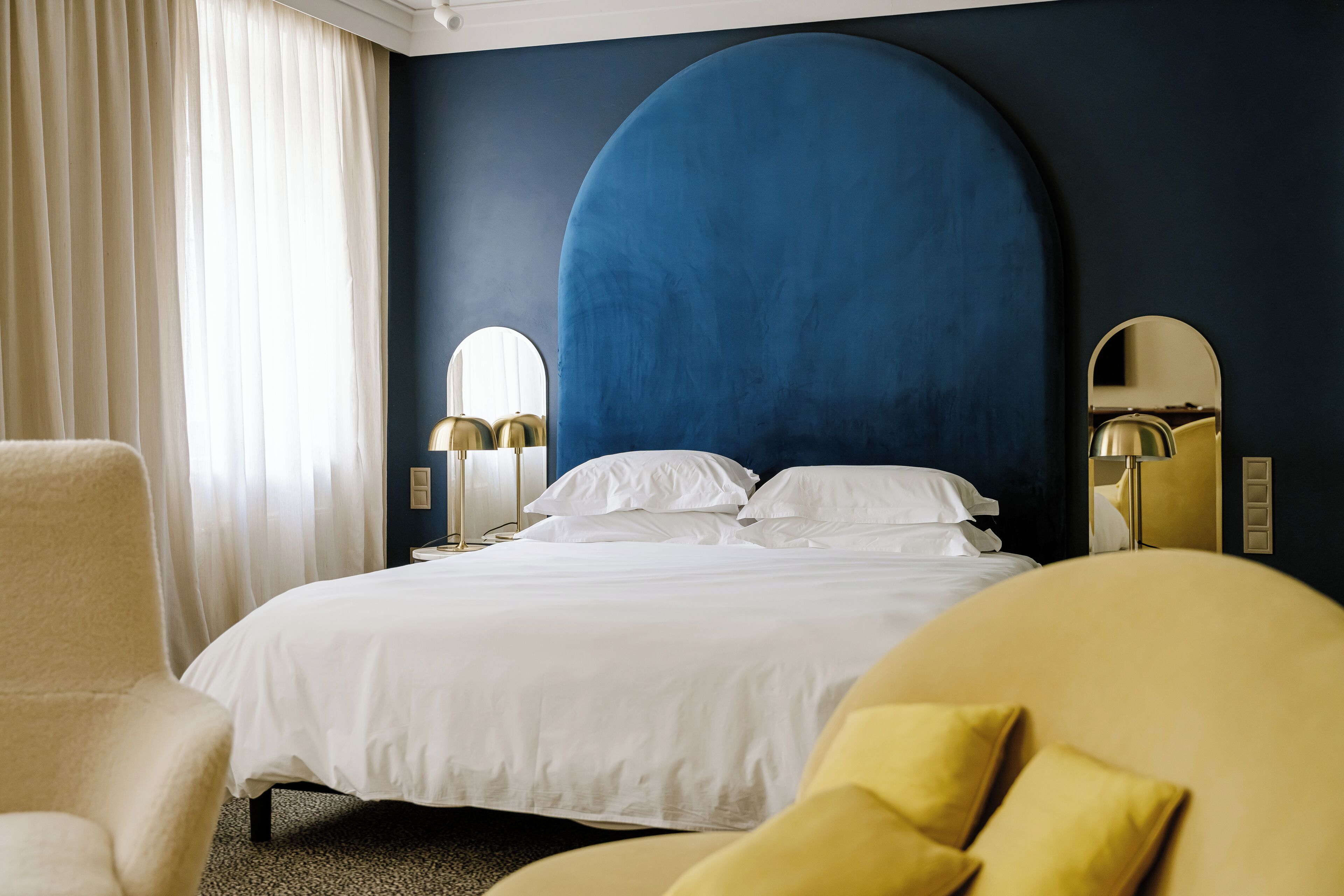 Executive suite Vozdvyzhensky | Ropa de cama de alta calidad, minibar, caja fuerte y escritorio