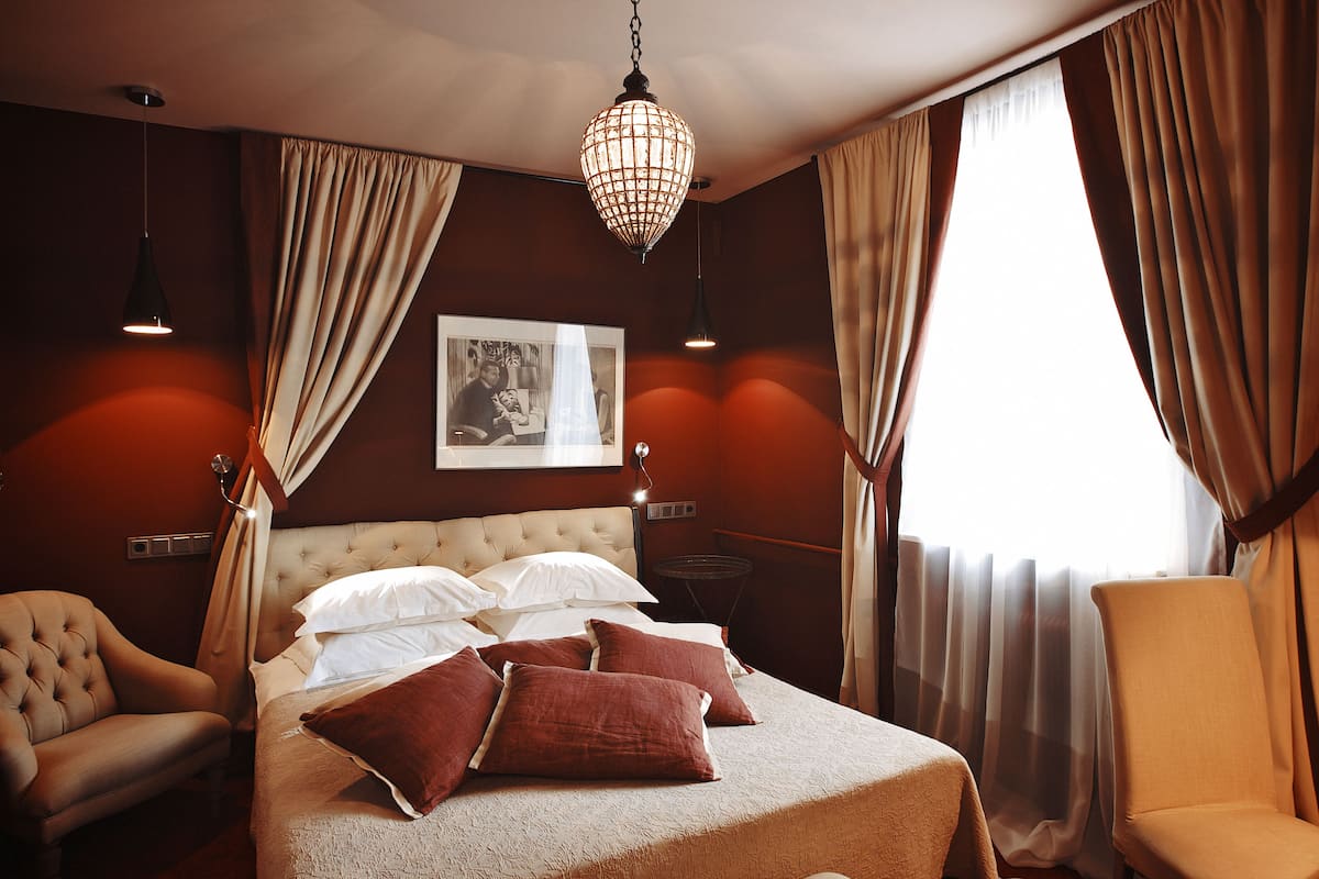 Junior-Suite | Hochwertige Bettwaren, Minibar, Zimmersafe, individuell dekoriert